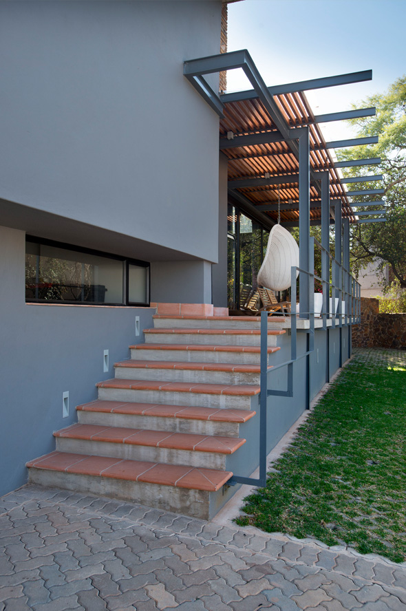 House Izeboud - Designed by Earthworld Architects & Inside Interiors