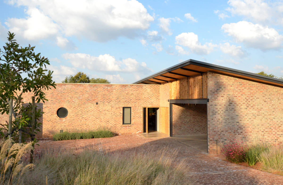 House Meerholz - Entrance - Designed by Earthworld Architects & Inside Interiors.jpg