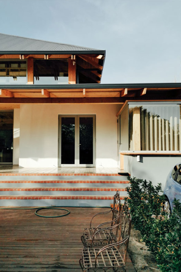 Timber House 2 - Designed by Earthworld Architects & Interiors
